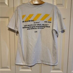 Off-White
OFF WHITE MEN T SHIRT Size M
